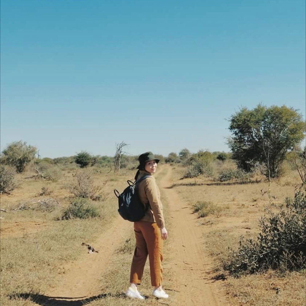 Meet your Posher, Devy